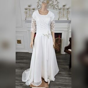 Bonny White Lace & chiffon Half Sleeve Modest Wedding dress sz 12